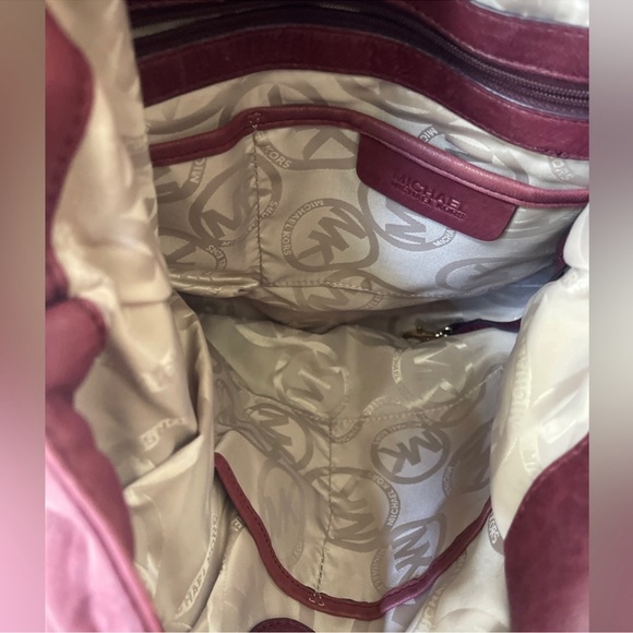 Michael Kors Shoulder Bag EUC - Picture 6 of 9